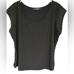 🔥🖤Beautiful Limited size L black blouse w/ gold accents on fabric. Excellent!